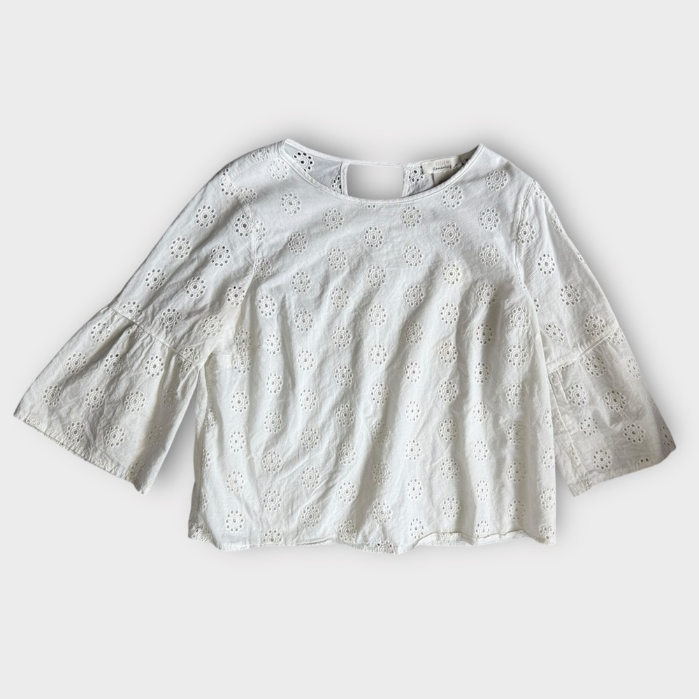 URBAN Romantics White Eyelet Blouse Medium M Bell Sleeve 100% Cotton Boho Top